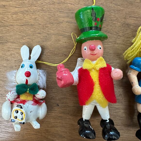 Vintage Alice in Wonderland Wood Ornaments Handmade Christmas Holiday set of 5 - Picture 6 of 7